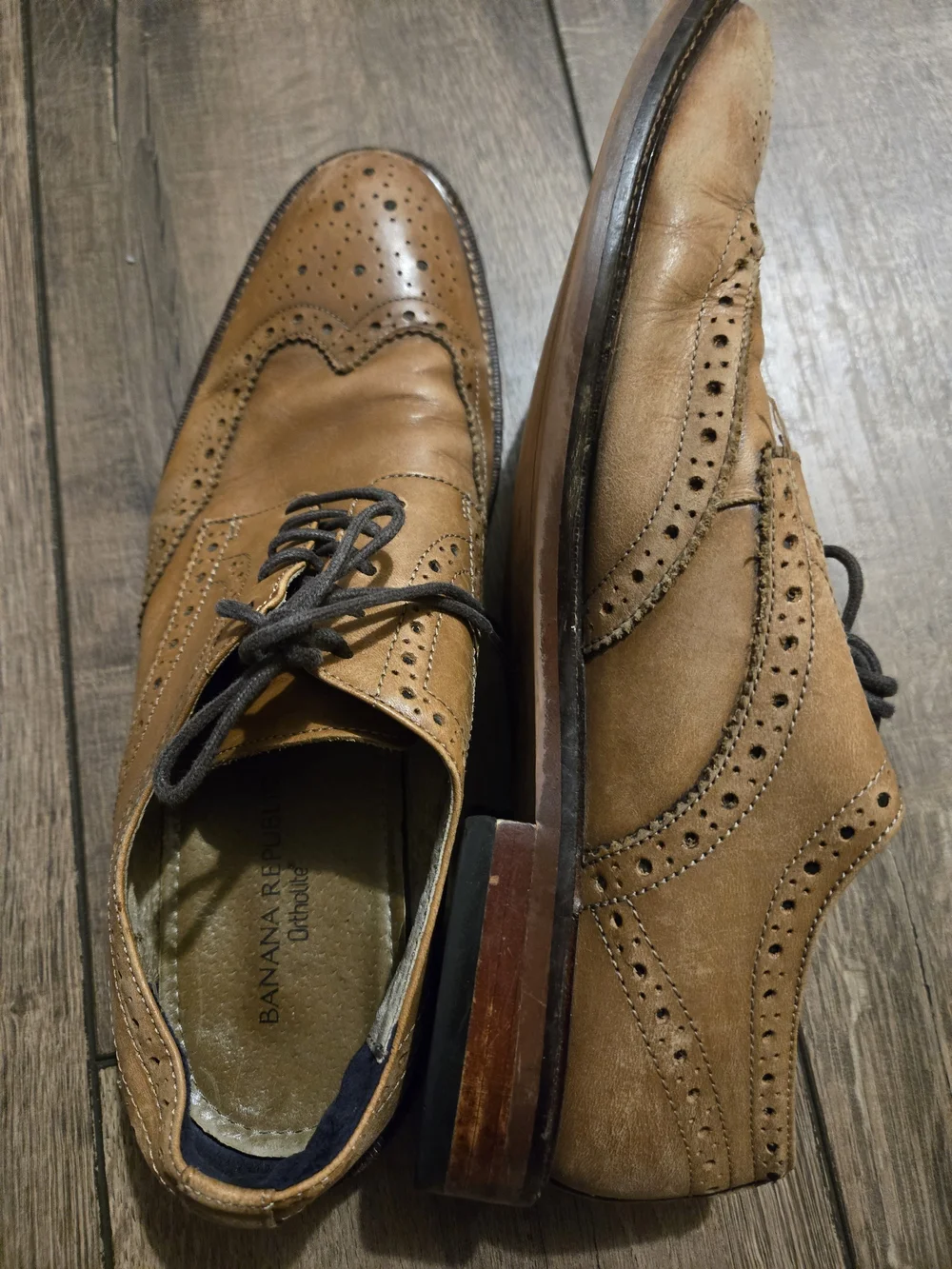 Banana Republic Tan Leather Wingtip Dress Shoes